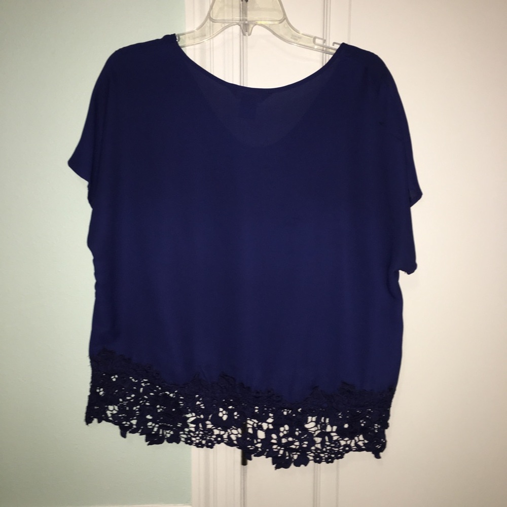 Investments petit Blue crotchet blouse size PM